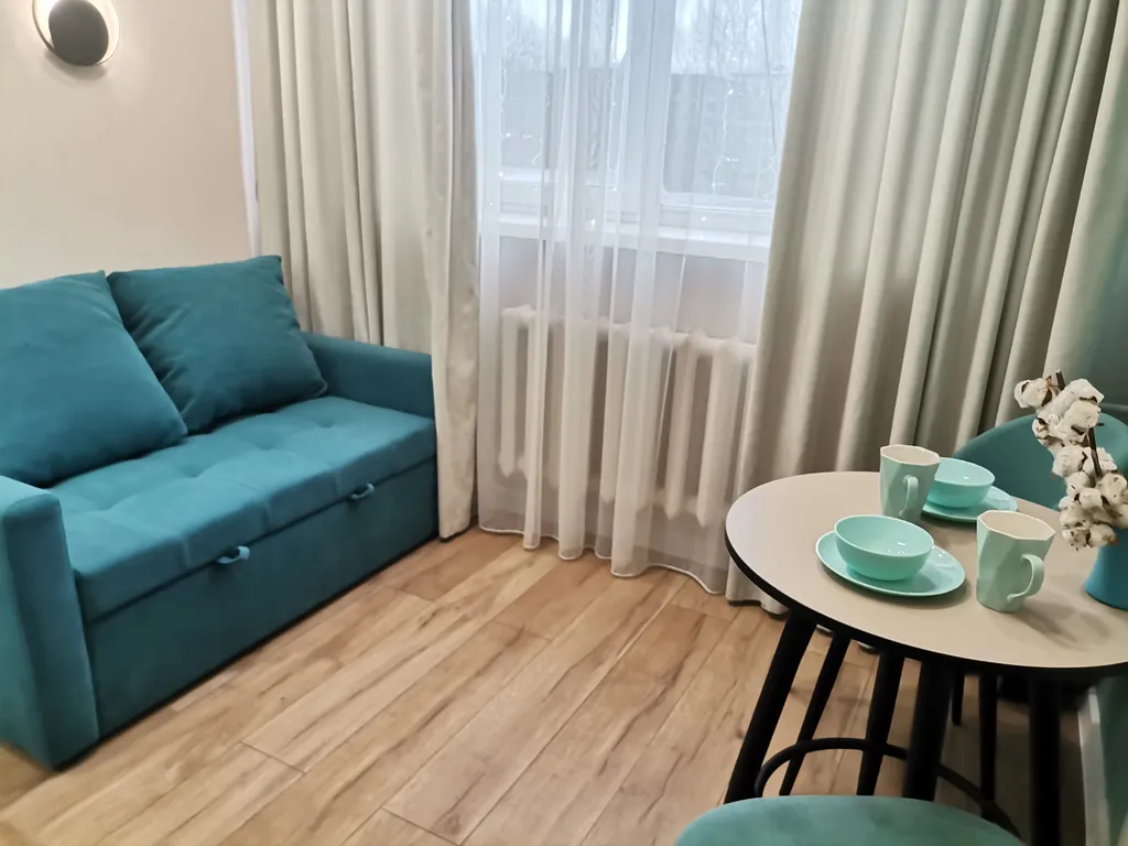 Квартира Светлая и стильная студия — аренда посуточно в Тюмень