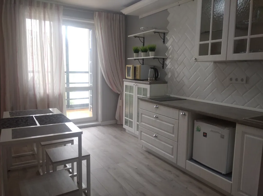 1-комнатная квартира рядом УдГУ, Радиозавод, Олимпиец,Арена, Стрел.тир, След.комитет — аренда посуточно в Ижевск