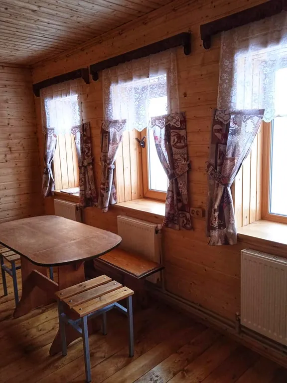 Дом на берегу реки