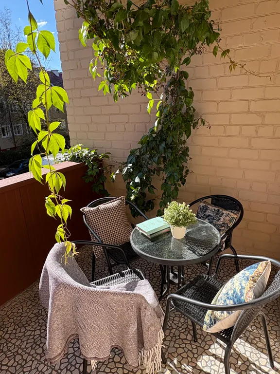 Квартира 3-комнатная квартира в историческом районe Амалиенау c балконом — Калининград