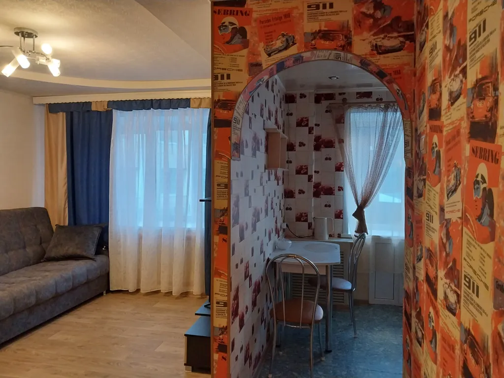 Однокомнатная квартира в районе гипермаркета Семья