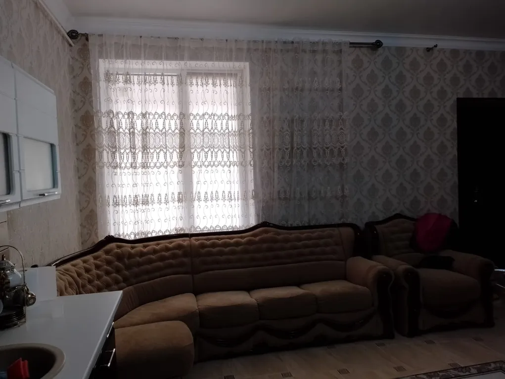 Большой дом возле моря