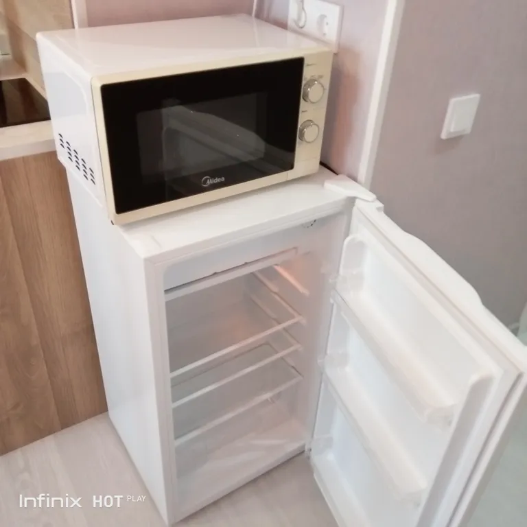 Студия с видом на горы и новороссийский порт