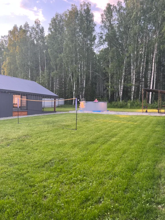 Уютный дом на краю леса