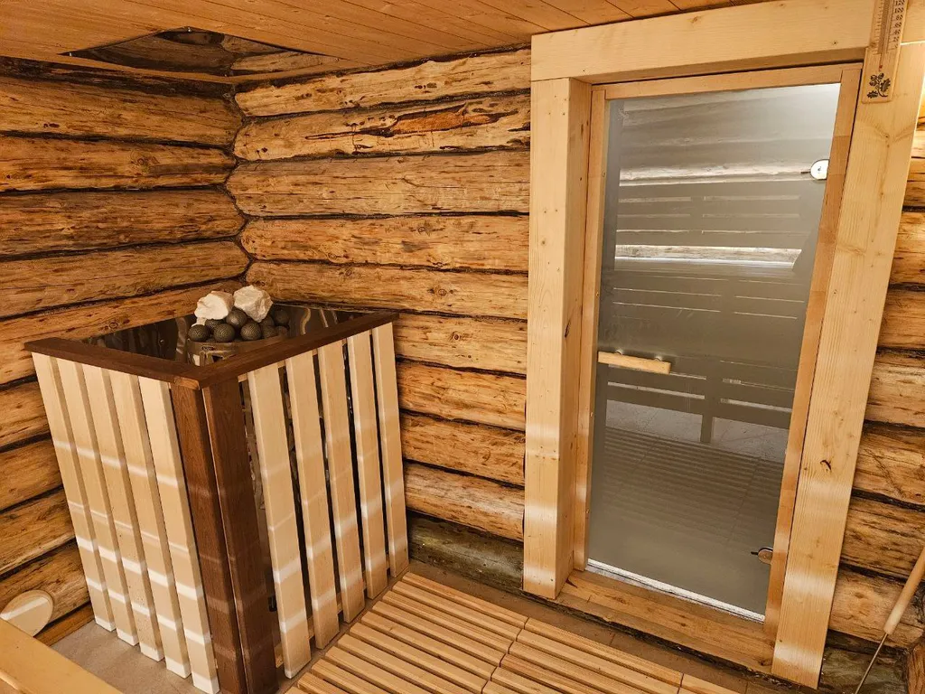 Дом, баня, чан, отапливаемая беседка