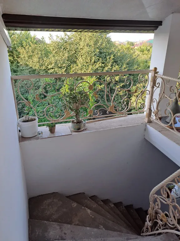 Дом 2 этажный просторный со всеми условиями. 2 этаж верандой