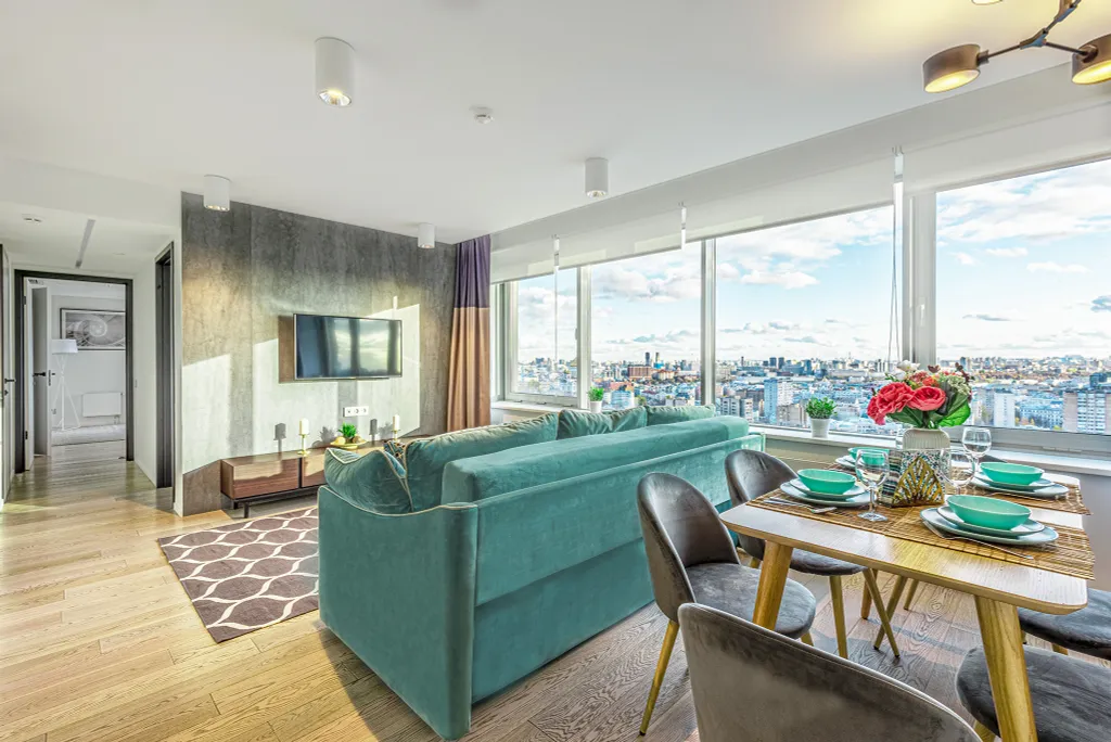 Видовые апартаменты с балконом