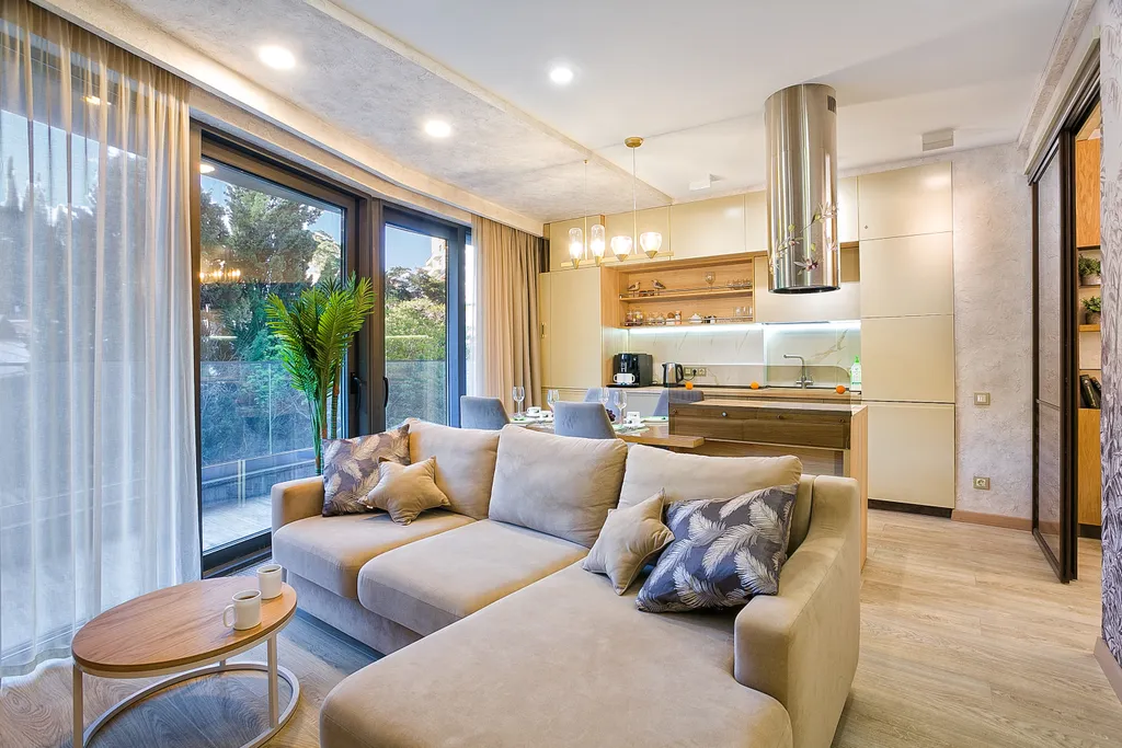 Апартамент с отдельной спальней и с детской спальней, большой террасой