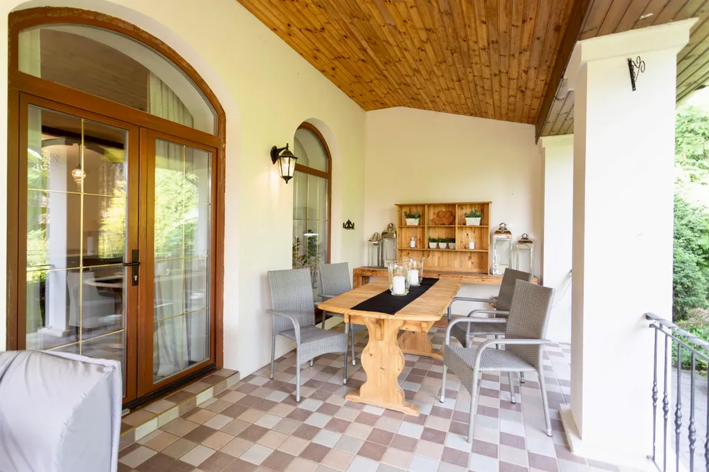 Вилла с бассейном