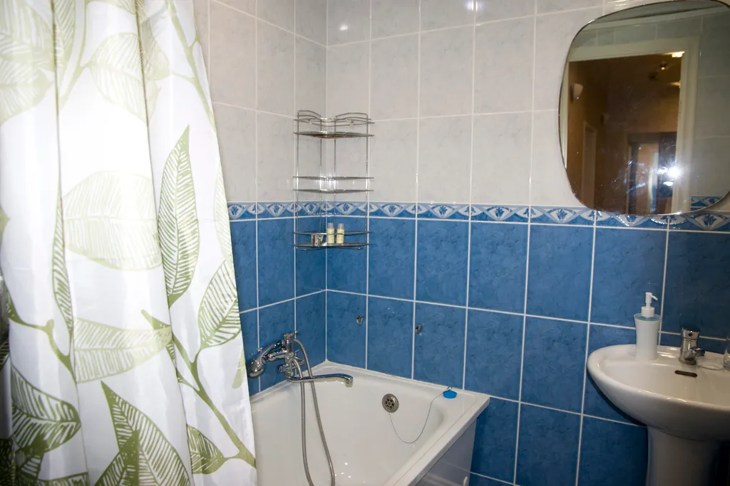 Просторная двухкомнатная с большой кухней у ДК Металлургов