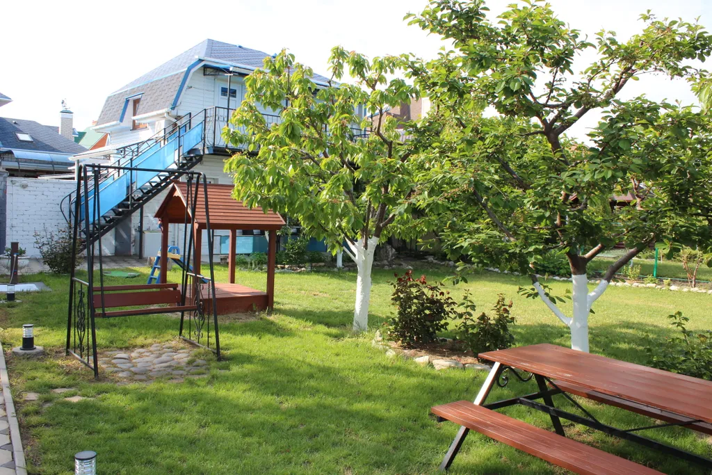 Апартамент двухкомнатный с видом на море первый этаж