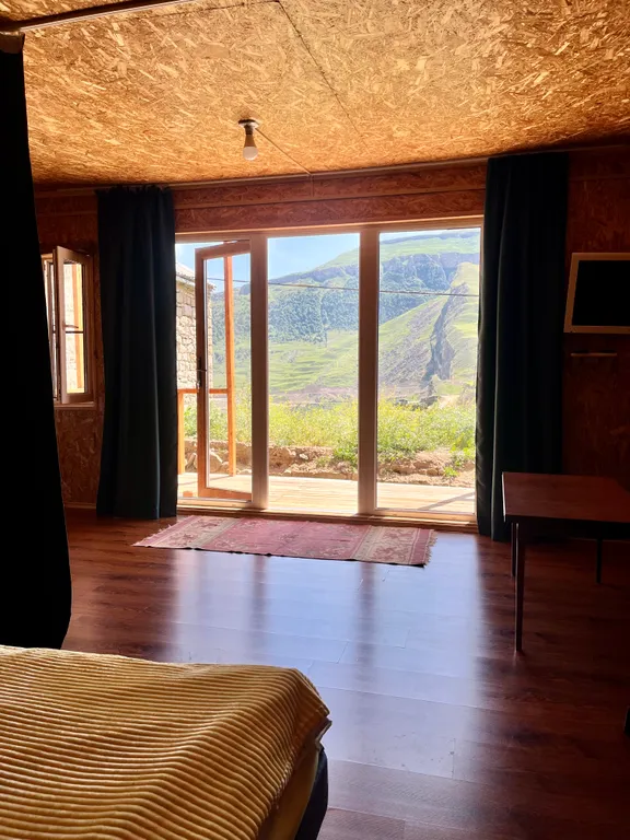 Коттедж Домик с видом на горы у края каньона — аренда посуточно в Хунзах