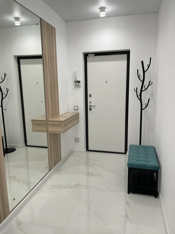 Двухкомнатная квартира в центре города с видом на набережную