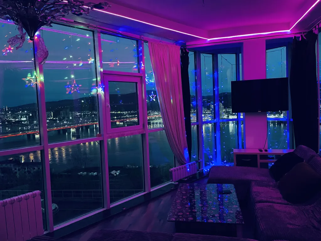 Апартаменты с шикарным панорамным видом на Енисей