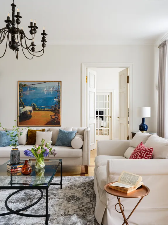 У Невского с видом на Фонтанку