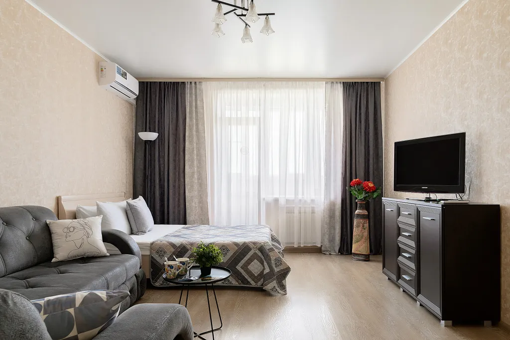 Современная двухкомнатная квартира с изолированными комнатами в центре