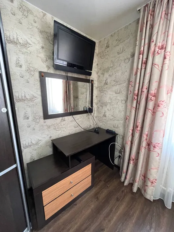 В центре Ишима, просторная 2-комнатная для командировок и семьи