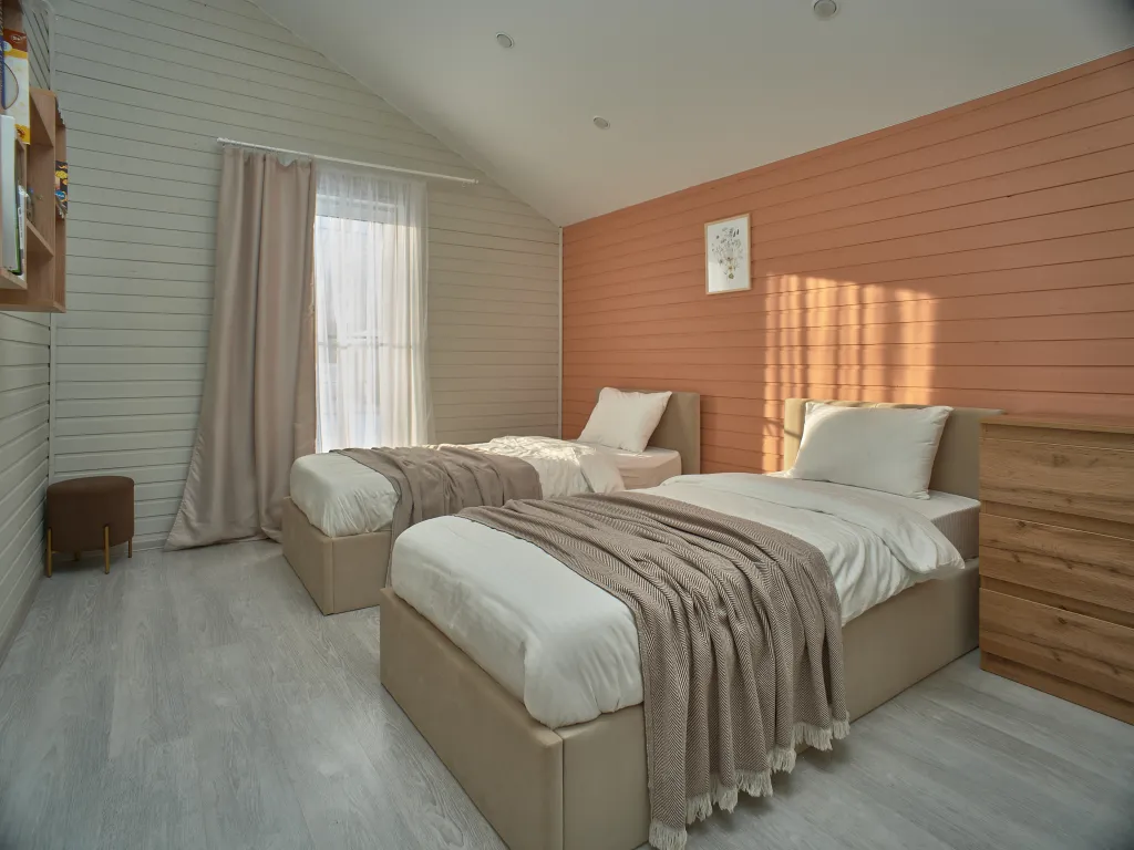 Творческий дом с игровой и полкой увлечений