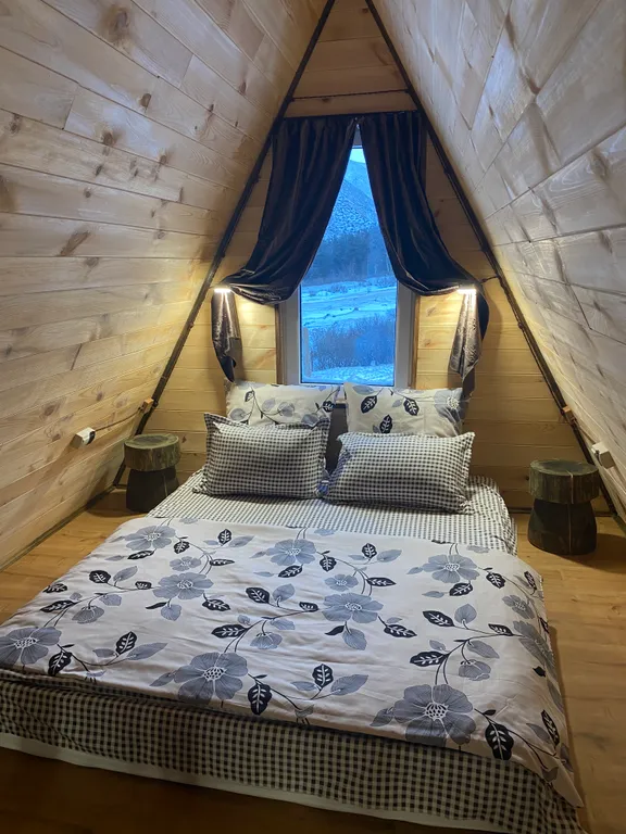 Треугольный домик в Приэльбрусье