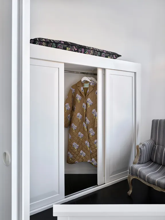 Квартира 4-комнатная Квартира — Санкт-Петербург