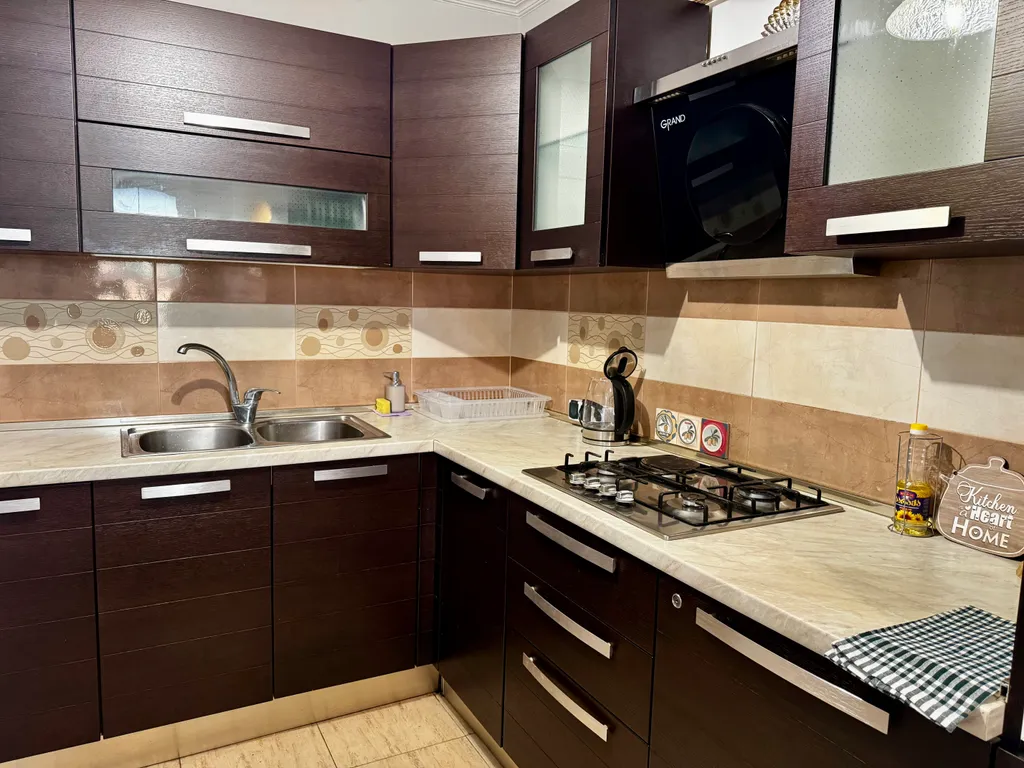 Трёхкомнатные апартаменты в Старом городе с видом на весь Тбилиси