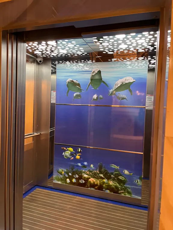 Студия с видом на море и закат