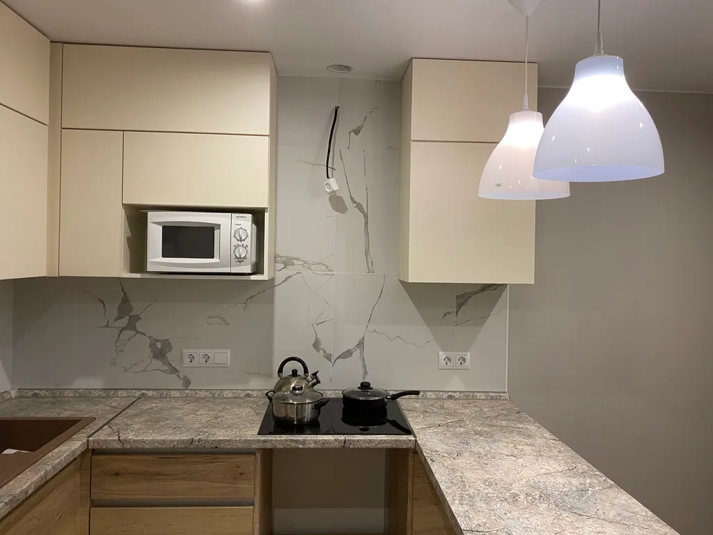 Уютная квартира со свежим евро-ремонтом рядом с остановкой и парковкой