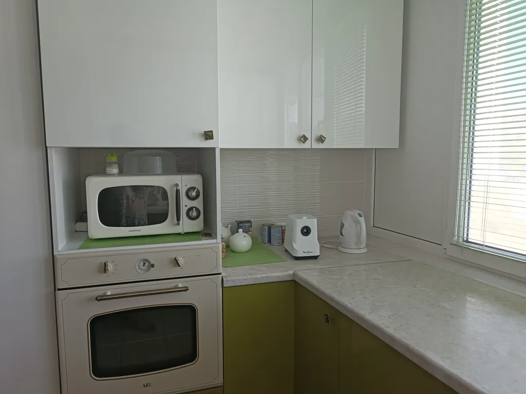 Уютная квартира в спальном районе недалеко от моря, с видом на горы