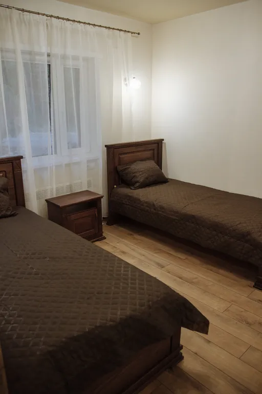 Уютный коттедж в сосновом лесу с видом на озеро