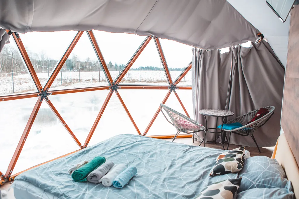 Дом-сфера в 3 минутах пешком от станции