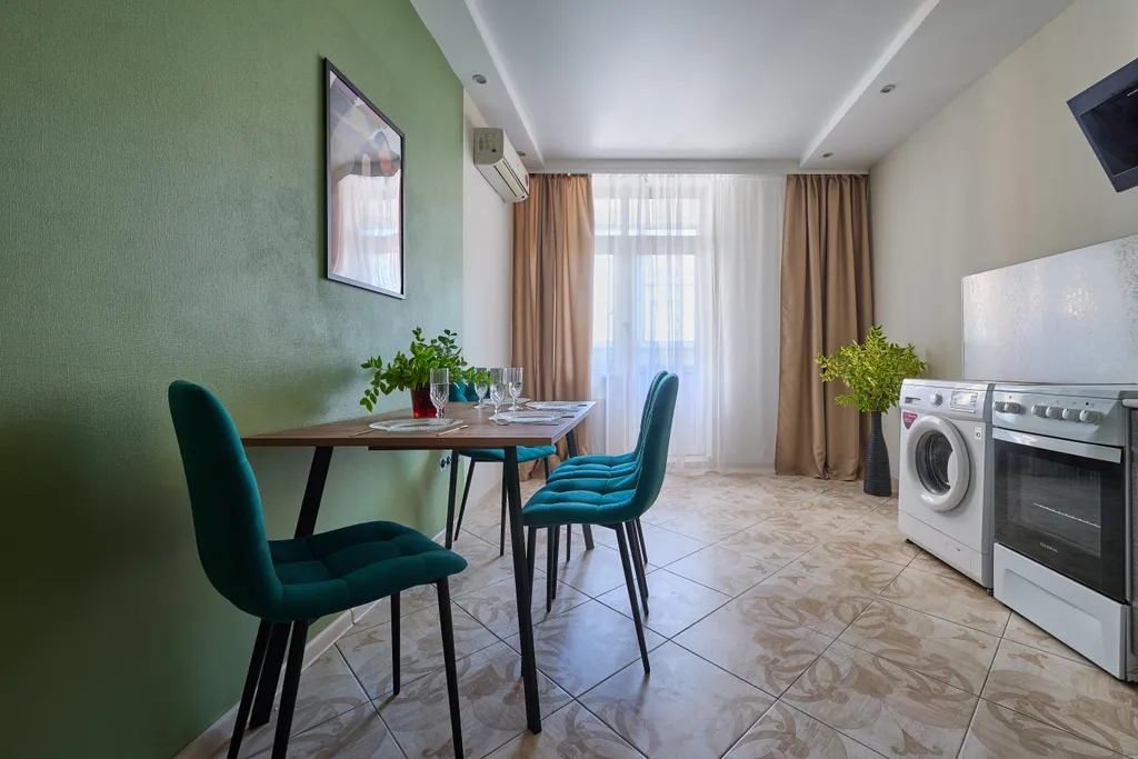 Дизайнерcкая двушка c видoм на стадион Kрaснoдaр