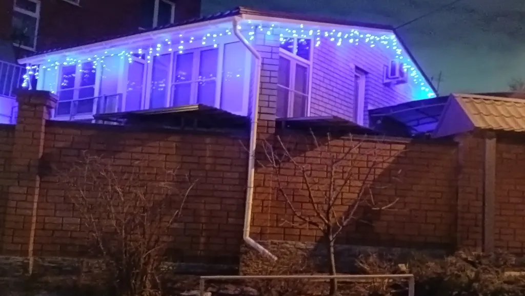 Дом в 2-уровнях с сауной и сезонным бассейном