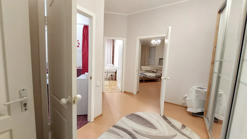 Светлая просторная вартирка в центре рядом с окружной стоматологией