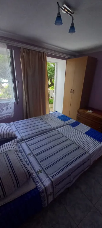 Квартира Комната в частным доме с видом в сад — аренда посуточно в Гагра