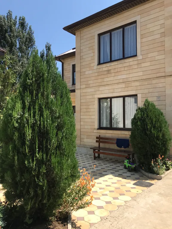 Уютный дом в центре города