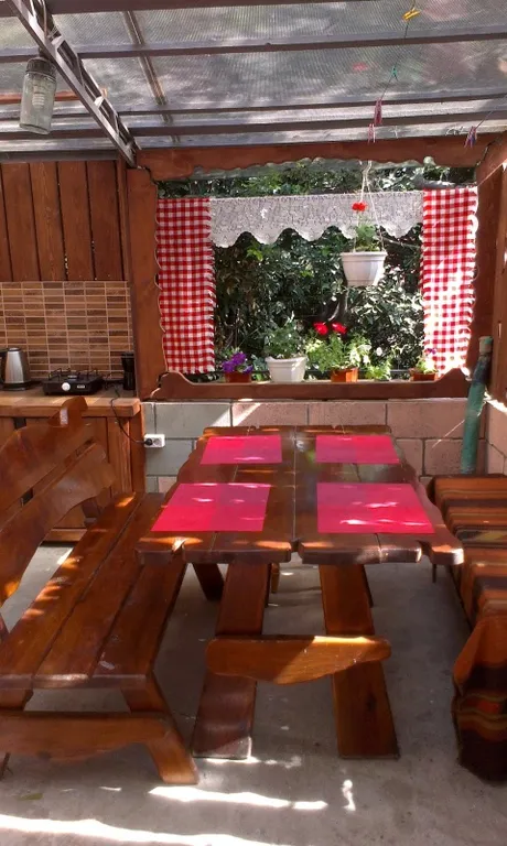 Уютный номер с двориком-беседкой