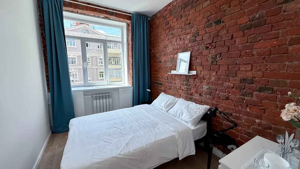 Квартира Уютная комната в стиле Лофт у метро Парк Культуры — аренда посуточно в Москва