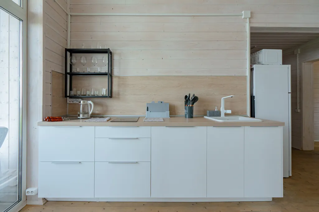 Дом с панорамным видом на озеро, большой