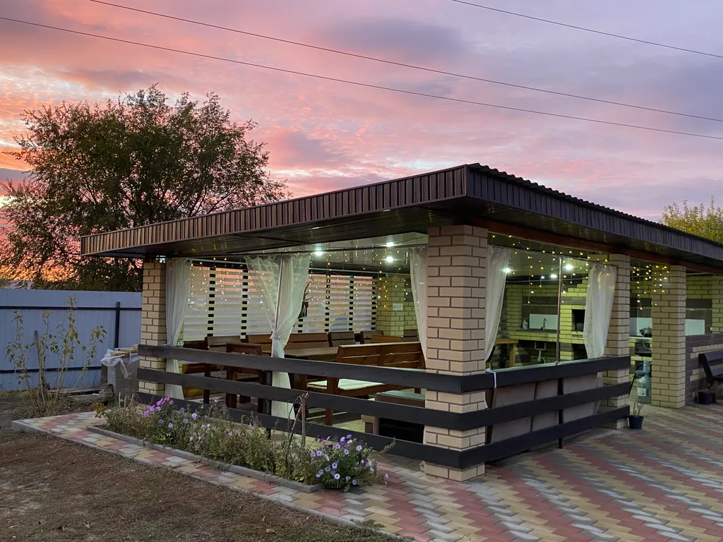 Домик у озера