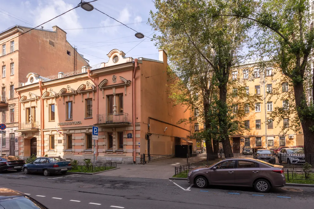 Большая студия у Московского вокзала для троих гостей