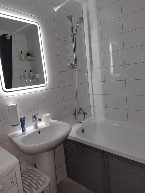 Новая евродвушка рядом с МРНЦ имени Цыба