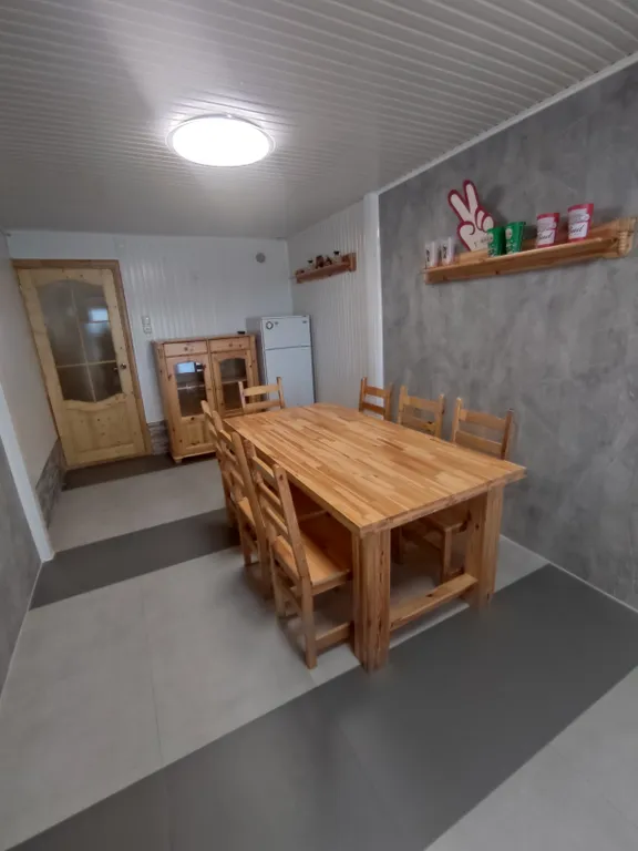 Эллинг на берегу моря