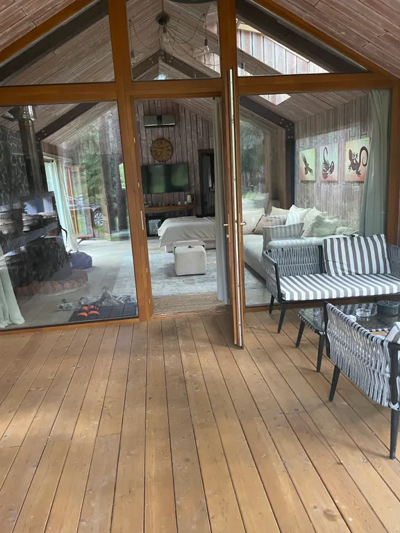 Тихий Барн в лесу