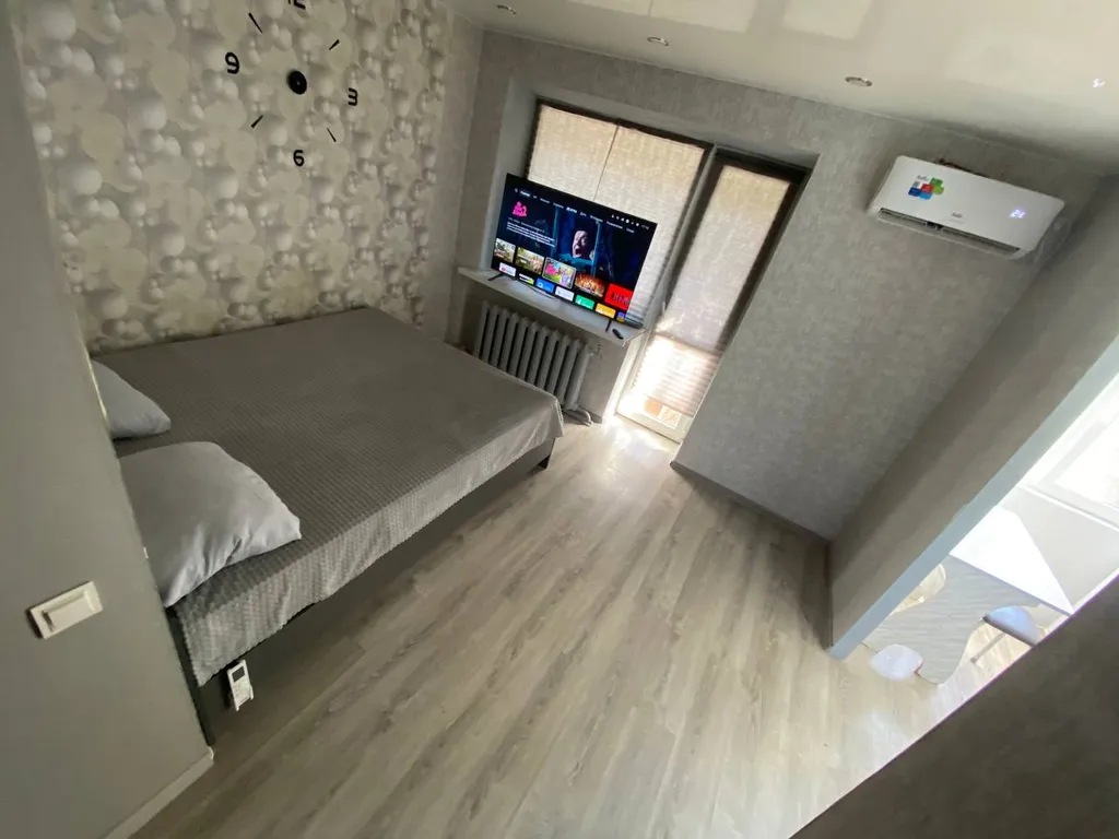 Шикарная однушка с отдельной комнатной в Зареченском районе