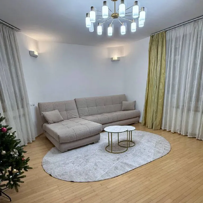 Просторная двухуровневая квартира с джакузи