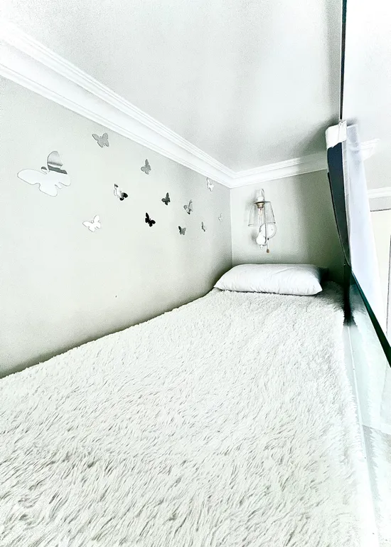 Курортная квартира с питерской атмосферой-лес, озеро, Москва.