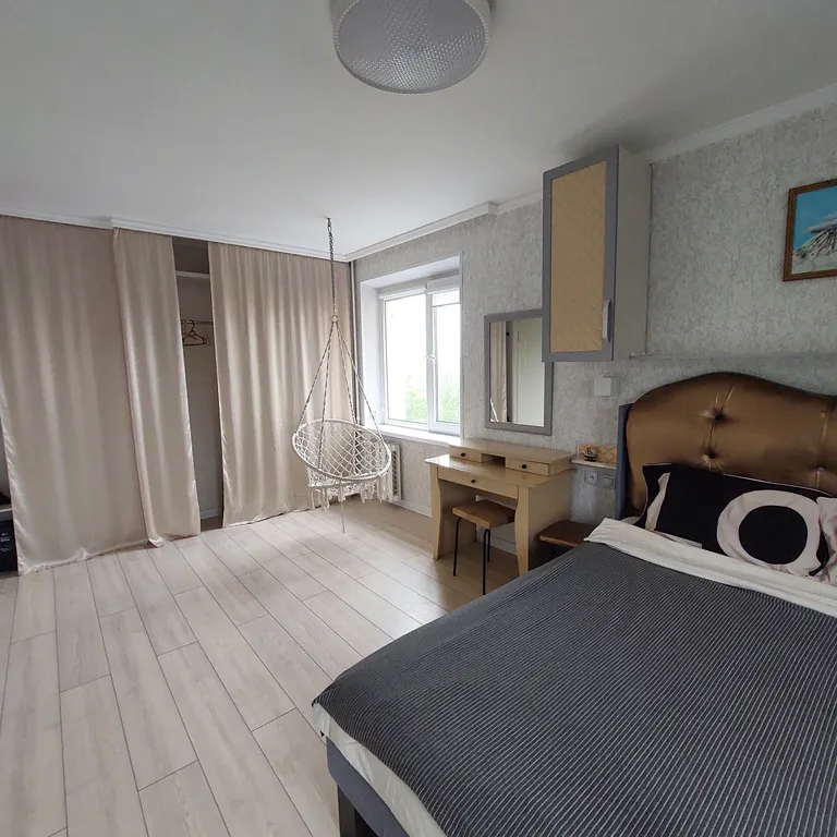 В Петропавловске-Камчатском полдень!