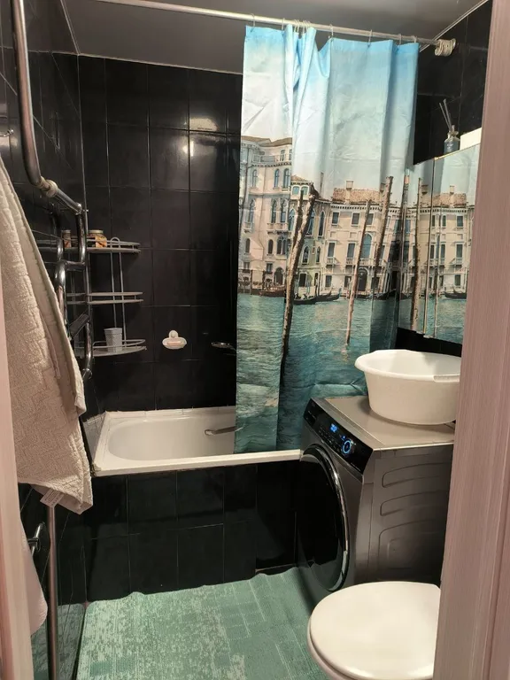 Уютная двухкомнатная квартира с видом на бульвар