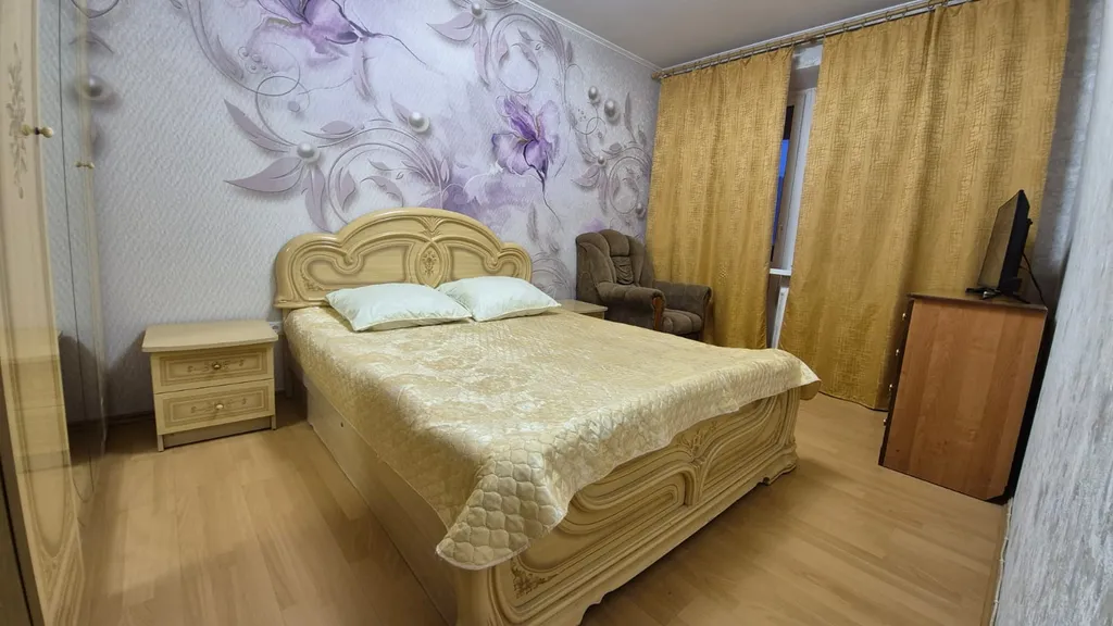 3-комнатная квартира в центре Ворошиловского района, в Золотом квадрате