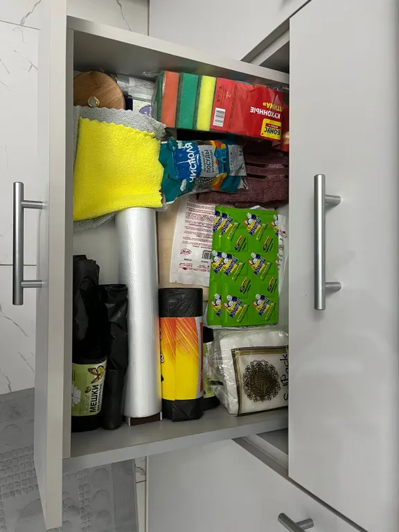 2-х этажный коттедж с бассейном на берегу